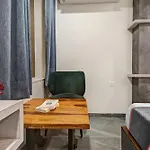 Townhouse Oak Hotel Rudra